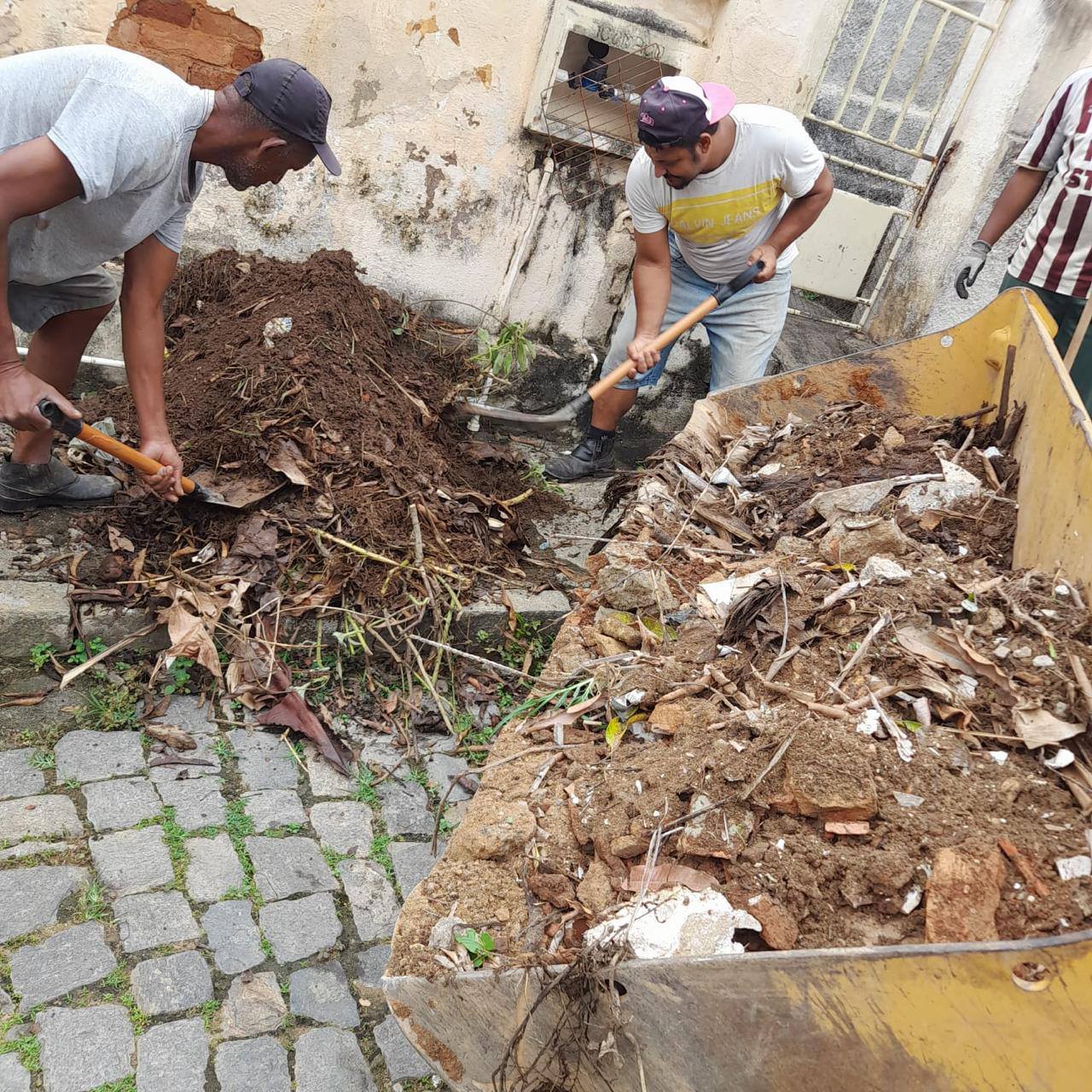 Mutirão de limpeza em ação em Miracema!